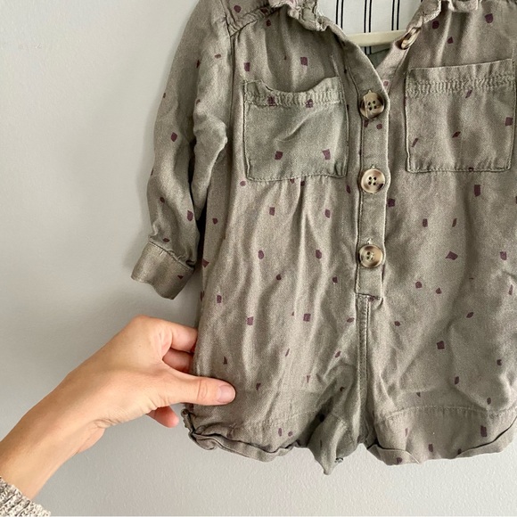 Jessica Simpson 12 month long sleeve romper - Picture 2 of 6